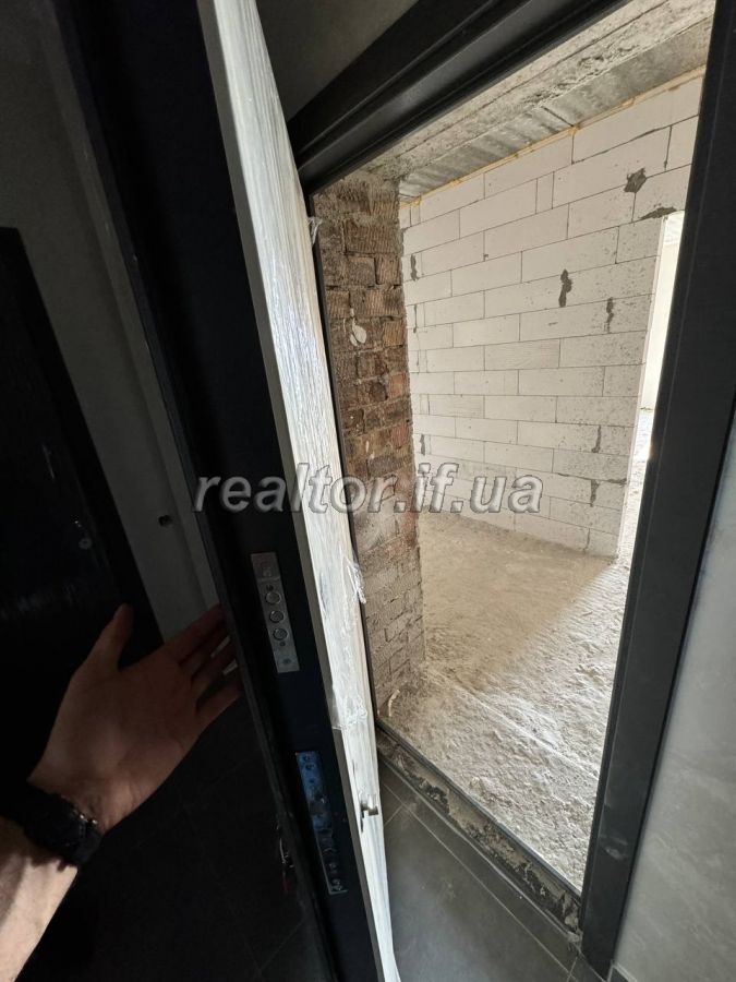 2_kimnatna_kvartyra_v_Ivano-Frankivsku_z_velykoyu_harderobnoyu_23304_6_1726846841.jpeg