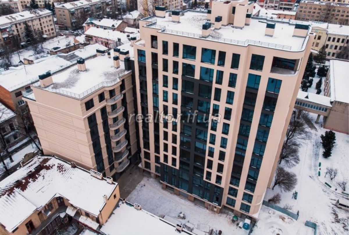 _Budynok_elit_klasu_Royall_Hall_v_samomu_tsentri_po_vulytsi_Shevchenka_21258_3_1643118055.jpeg