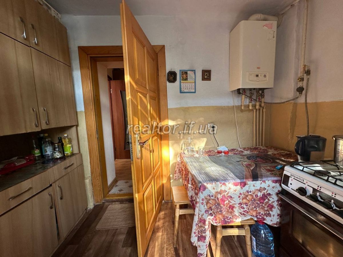 Budynok_na_vulytsi_Hrushevskoho_-_idealne_mistse_dlya_komertsiinoho_biznesu_22982_4_1713171271.jpeg