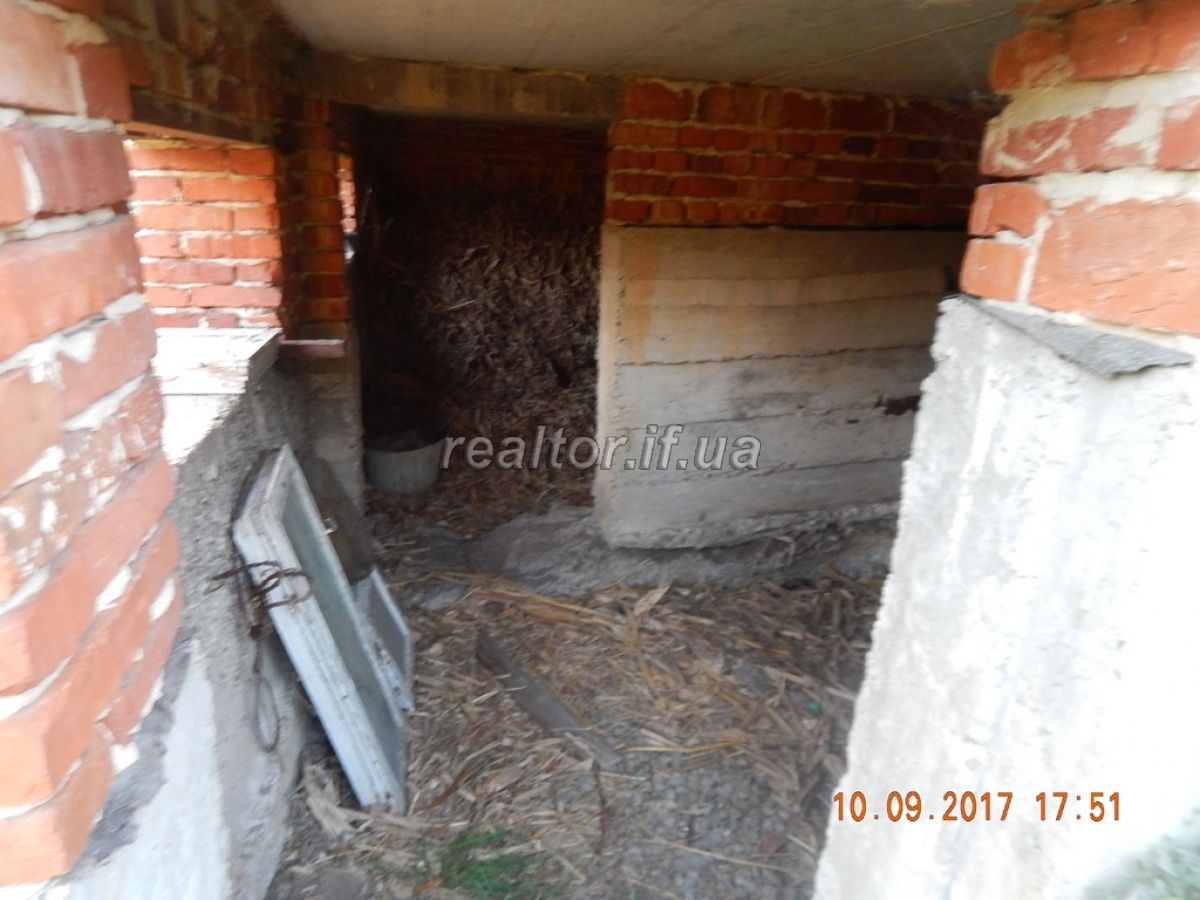 Budynok_v_s_Uzyn_syrets_13850_10_1505138450.jpg
