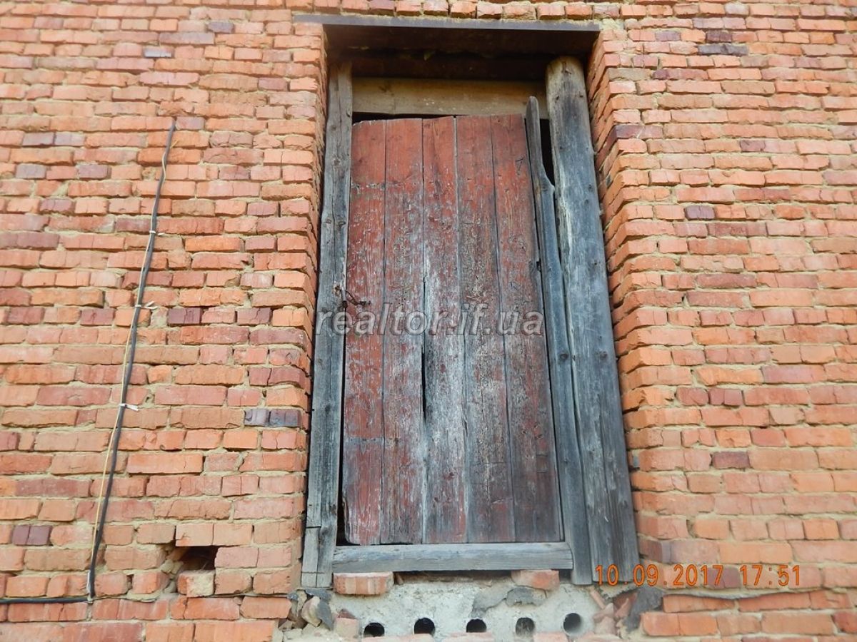 Budynok_v_s_Uzyn_syrets_13850_9_1505138450.jpg