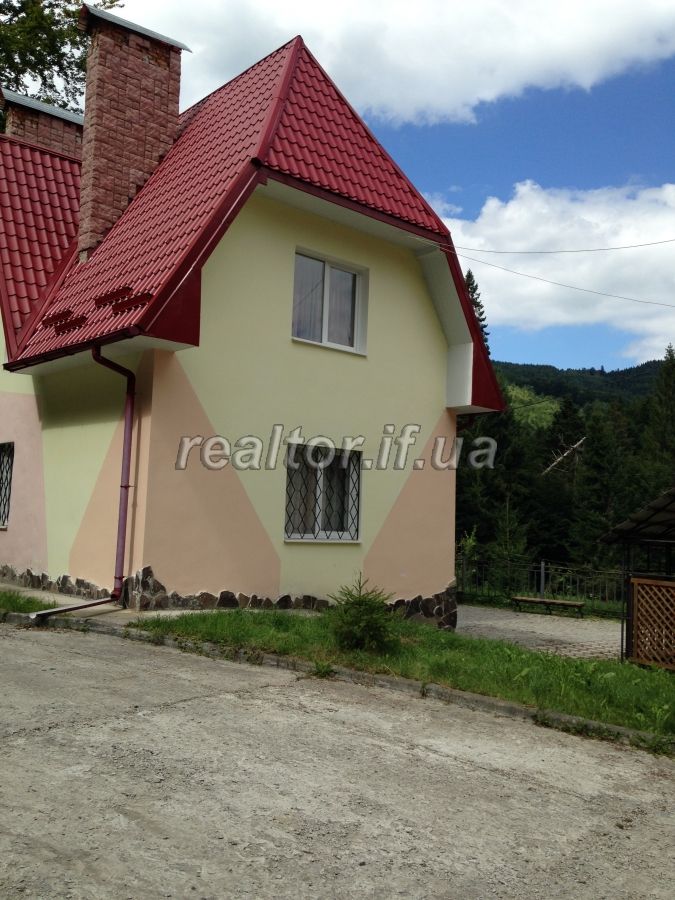 Budynok_z_dvoma_okremymy_vkhodamy_pid_biznes_poruch_z_kurortom_Lehenda_v_seli_Dora_14575_7_1520265672.jpg