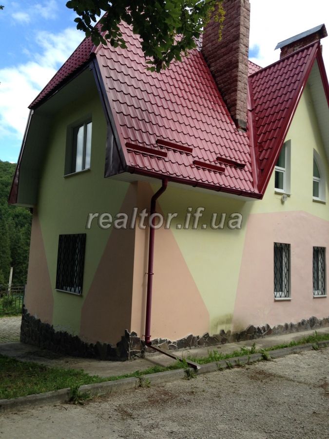 Budynok_z_dvoma_okremymy_vkhodamy_pid_biznes_poruch_z_kurortom_Lehenda_v_seli_Dora_14575_8_1520265672.jpg
