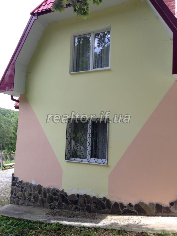Budynok_z_dvoma_okremymy_vkhodamy_pid_biznes_poruch_z_kurortom_Lehenda_v_seli_Dora_14575_9_1520265673.jpg