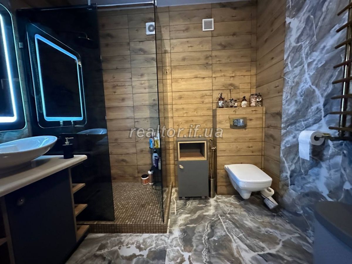 Dvorivneva_kvartyra_z_remontom_v_tsentri_mista_navproty_hotelyu_Nadiya_23570_19_1739370889.jpeg
