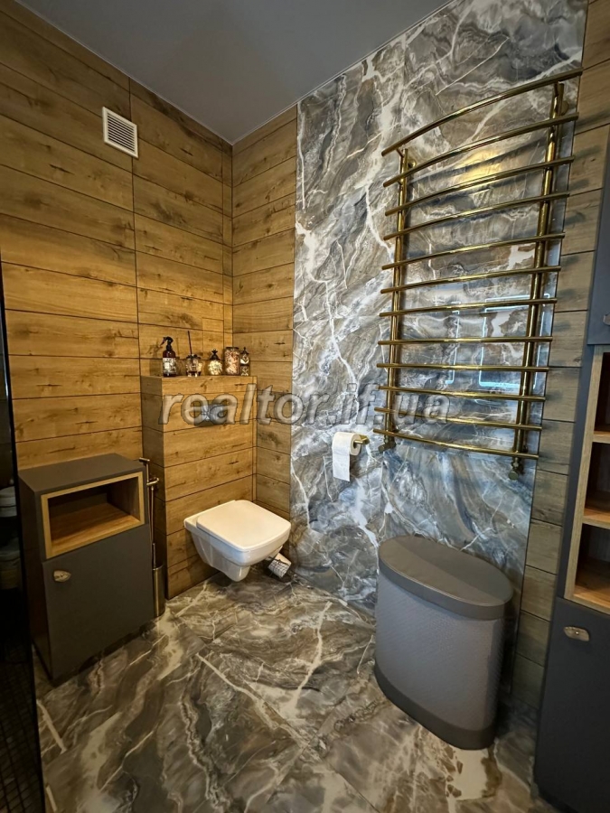Dvorivneva_kvartyra_z_remontom_v_tsentri_mista_navproty_hotelyu_Nadiya_23570_22_1739370890.jpeg