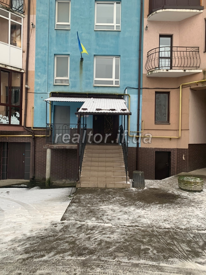 Dvorivneva_kvartyra_z_suchasnym_remontom_v_novomu_budynku_v_mikroraioni_Pasichna_10815_7_1607955660.jpg