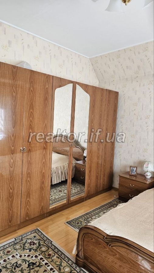 Eksklyuzyvna_4-kimnatna_dvorivneva_kvartyra_na_vul_Kruka_u_tsentri_mista_23021_19_1715672067.jpeg
