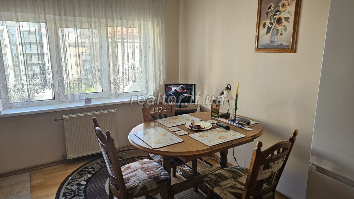 Eksklyuzyvna_4-kimnatna_dvorivneva_kvartyra_na_vul_Kruka_u_tsentri_mista_23021_31_1715672062.jpeg