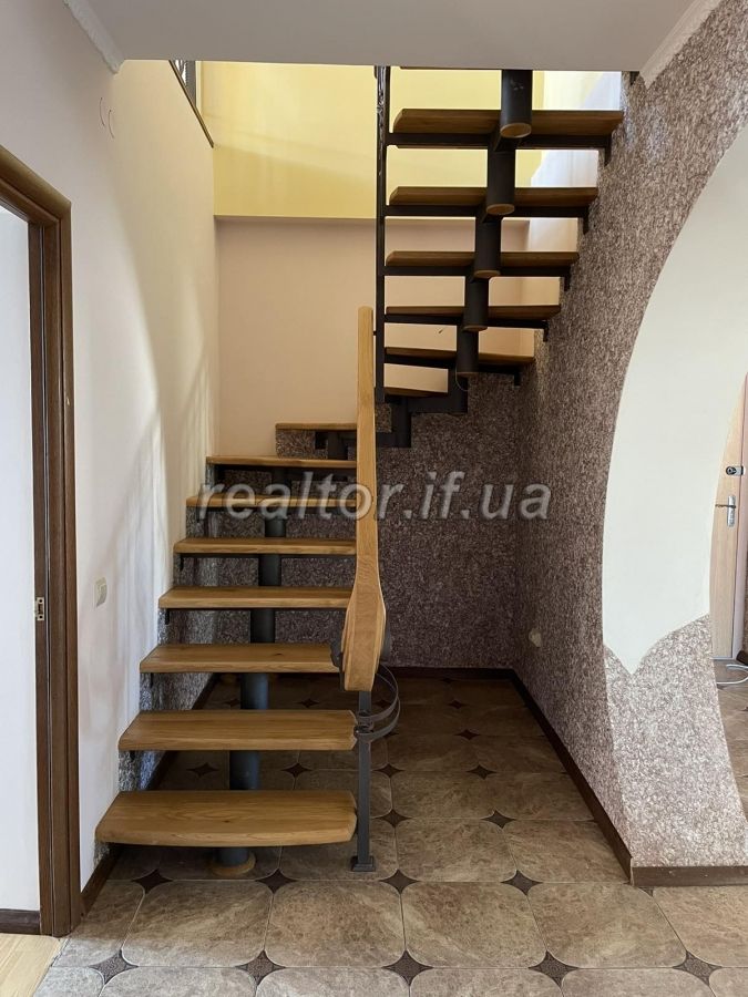 Elitna_dvorivneva_kvartyra_velykoyi_ploshchi_z_remontom_ta_meblyamy_v_mikroraioni_Pasichna_13919_17_1633691962.jpeg