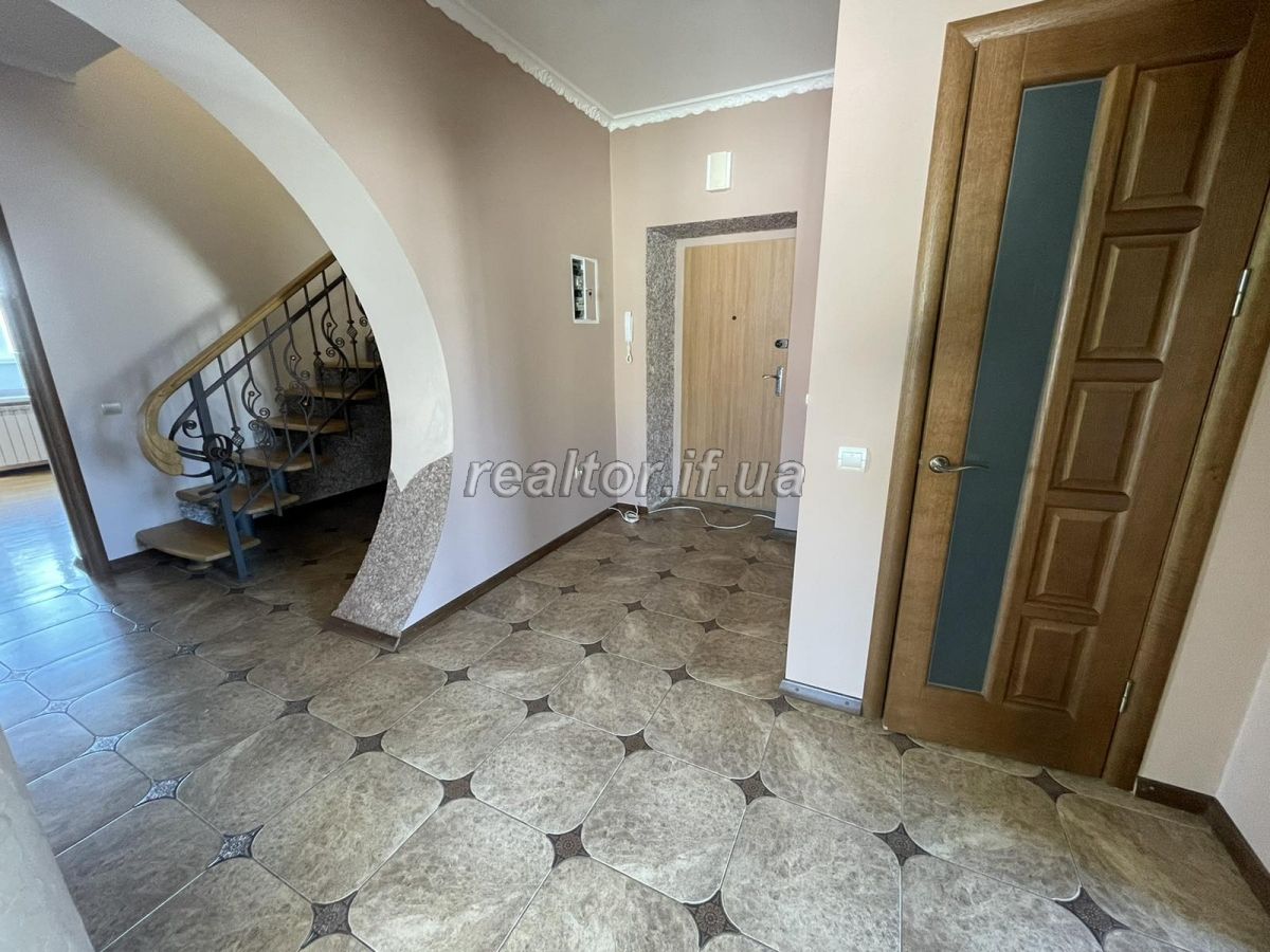 Elitna_dvorivneva_kvartyra_velykoyi_ploshchi_z_remontom_ta_meblyamy_v_mikroraioni_Pasichna_13919_18_1633691962.jpeg