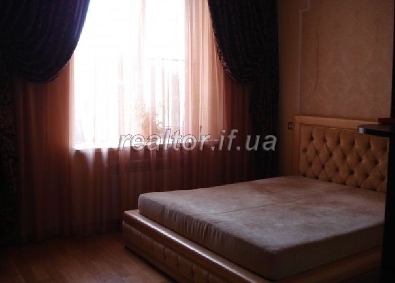Elitna_kvartyra_v_tsentralnii_chastyni_mista_4886_3_1377004077.jpg