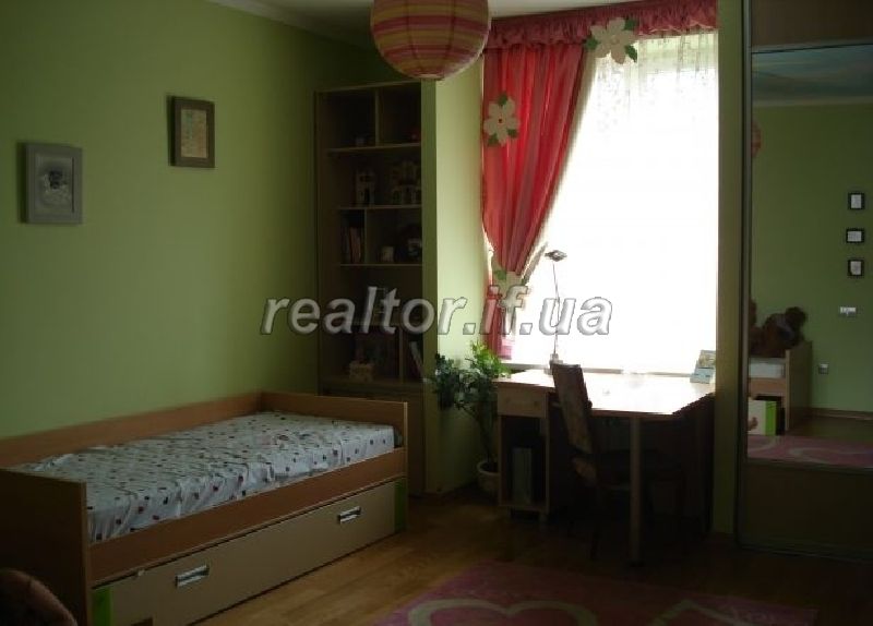 Elitna_kvartyra_v_tsentralnii_chastyni_mista_4886_4_1377004077.jpg