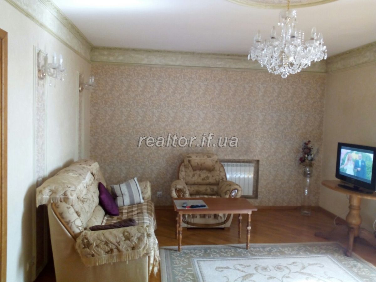 Elitna_kvartyra_velykoyi_ploshchi_z_khoroshym_yevroremontom_ta_meblyamy_nepodalik_vid_miskoho_ozera_13740_13_1568036886.jpg