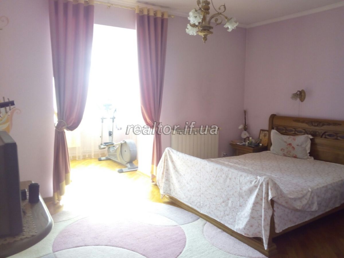 Elitna_kvartyra_velykoyi_ploshchi_z_khoroshym_yevroremontom_ta_meblyamy_nepodalik_vid_miskoho_ozera_13740_7_1568036884.jpg