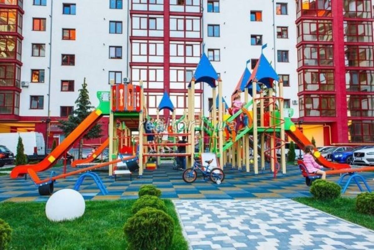 Harna_kvartyra_v_suchasnomu_novozbudovanomu_budynku_z_videonahlyadom_16253_4_1554822044.jpg