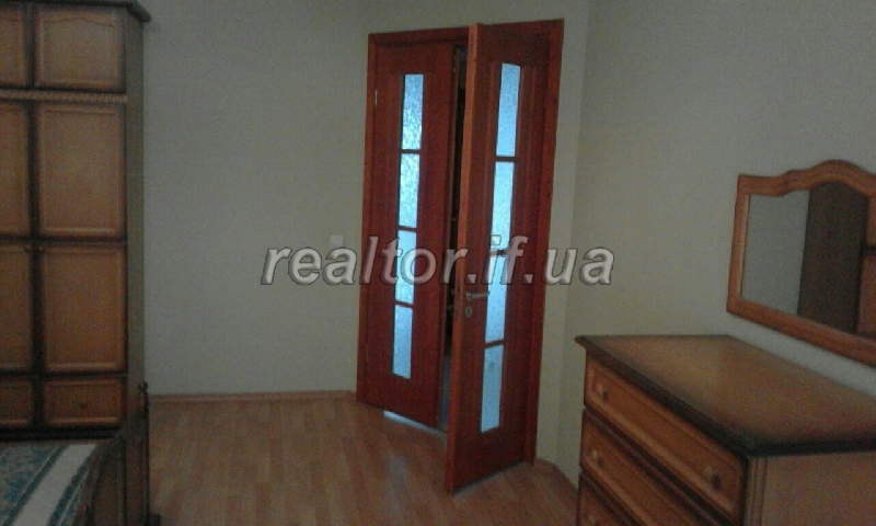 Harna_trykimnatna_kvartyra_v_novobudovi_v_tsentri_mista_na_vulytsi_Chornovola_9794_17_1463237437.jpg