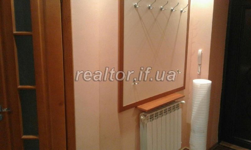 Harna_trykimnatna_kvartyra_v_novobudovi_v_tsentri_mista_na_vulytsi_Chornovola_9794_20_1463237437.jpg