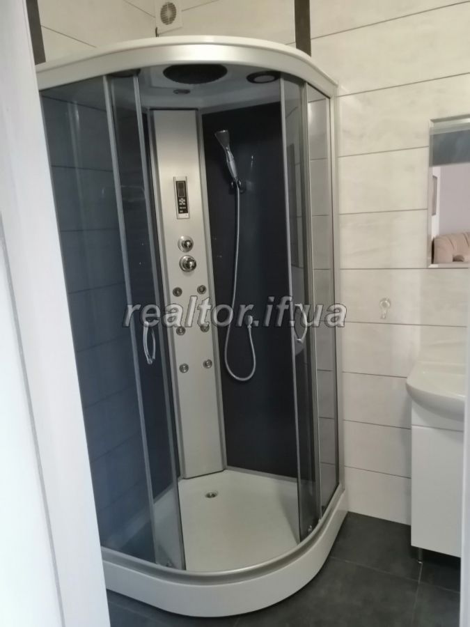 Komfortabelna_2_kimnatna_kvartyra_zi_zruchnym_roztashuvannyam_v_tsentri_mista_22963_5_1712039433.jpeg