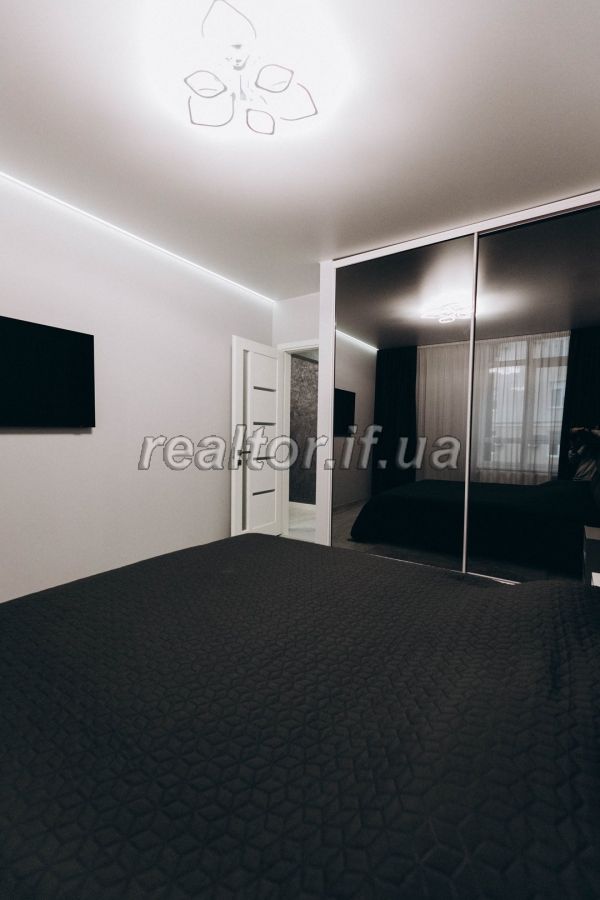 Komfortna_ta_rozkishna_2_kimnatna_kvartyra_premium_klasu_na_berezi_miskoho_ozera_22952_22_1734086711.jpeg