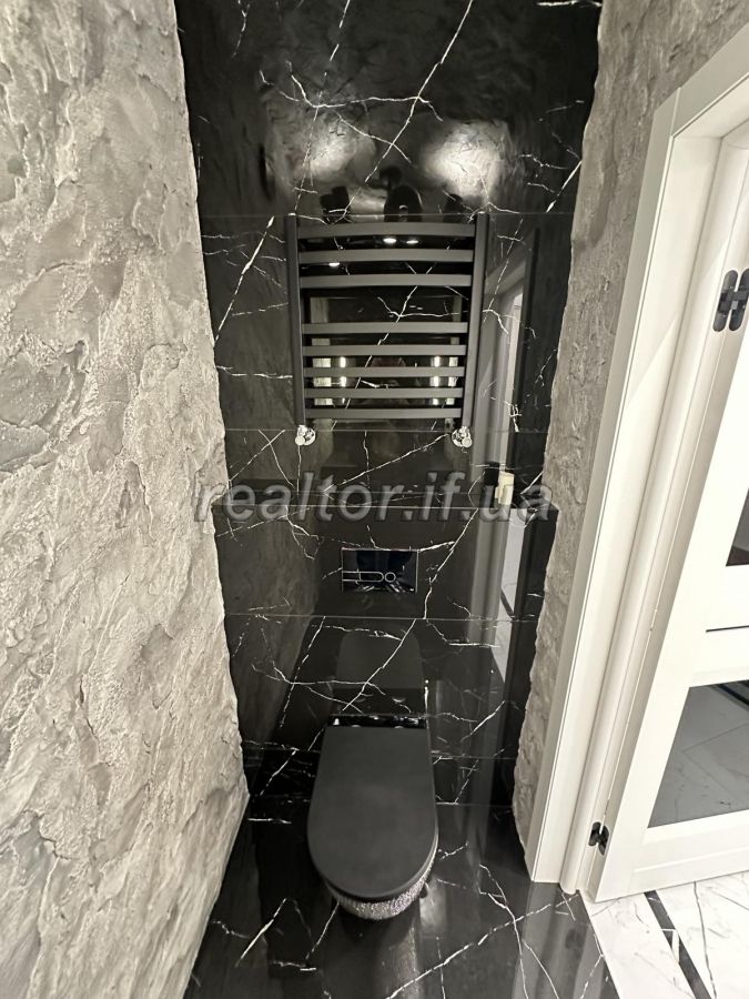 Komfortna__ta_zatyshna_3_kimnatna_kvartyra_bilya_ozera_v_obzhytomu_budynku_ZhK_Milenium_22975_60_1712666308.jpeg