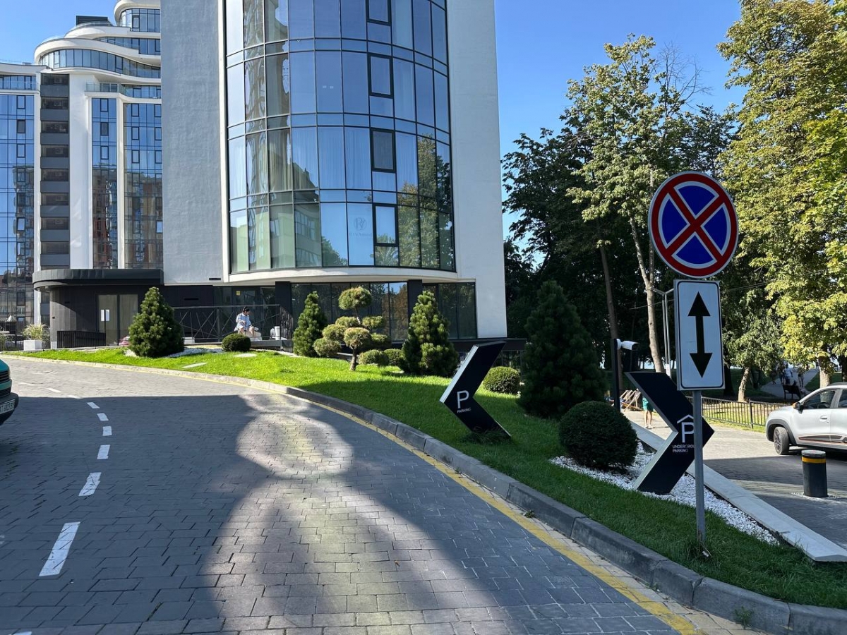 Kvartyra_v_ZhK_Parus_z_remontom_ta_meblyamy_poruch_z_miskym_ozerom_i_parkom_24012_2_1756710311.jpeg