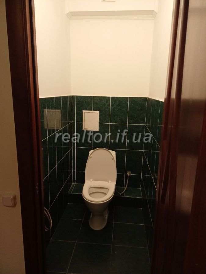 Kvartyra_v_akuratnomu_zhylomu_stani_na_idealnomu_poversi_po_vulytsi_Khimikiv_16351_0_1637159409.jpeg