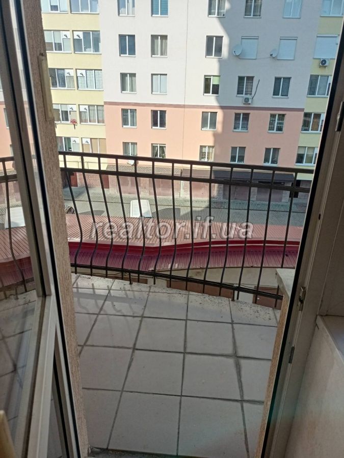 Kvartyra_v_akuratnomu_zhylomu_stani_na_idealnomu_poversi_po_vulytsi_Khimikiv_16351_10_1637159411.jpeg