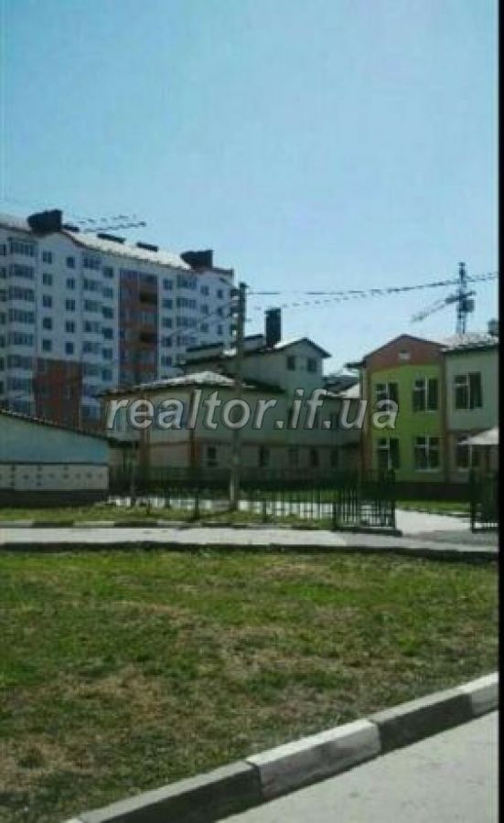 Apartment in a new building next to a new kindergarten Vishivanka that is on the street Chemists