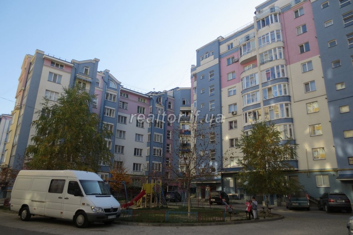Kvartyra_v_novobudovi_z_khoroshym_remontom_ta_chastkovo_z_meblyamy_po_vulytsi_Symonenka_14786_17_1571757792.jpg