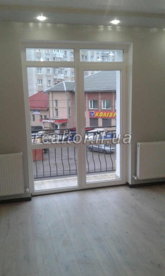 Wohnung in einem neuen Haus mit qualitativer Reparatur auf der Straße Pasichna