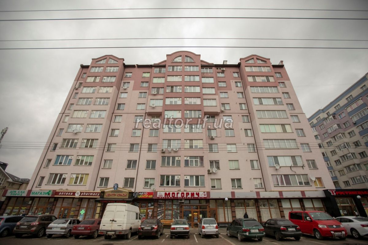The apartment is in a new residential building in a residential developed residential district on Symonenko Street