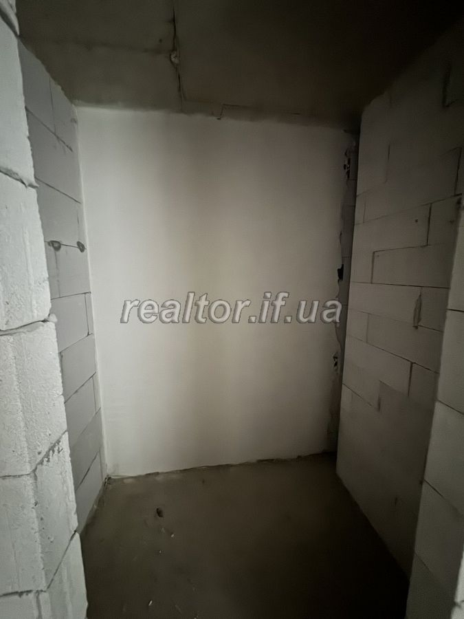 Kvartyra_v_novomu_zhytlovomu_kompleksi_poruch_z_miskym_ozerom_23501_2_1734099097.jpeg