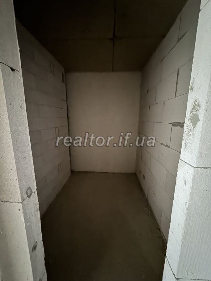 Kvartyra_v_novomu_zhytlovomu_kompleksi_poruch_z_miskym_ozerom_23501_3_1734099097.jpeg