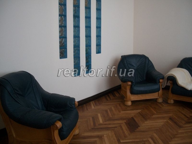 Kvartyra_v_orendu_z_yevroremontom_na_dovhotryvalyi_termin_7007_6_1413552273.jpg