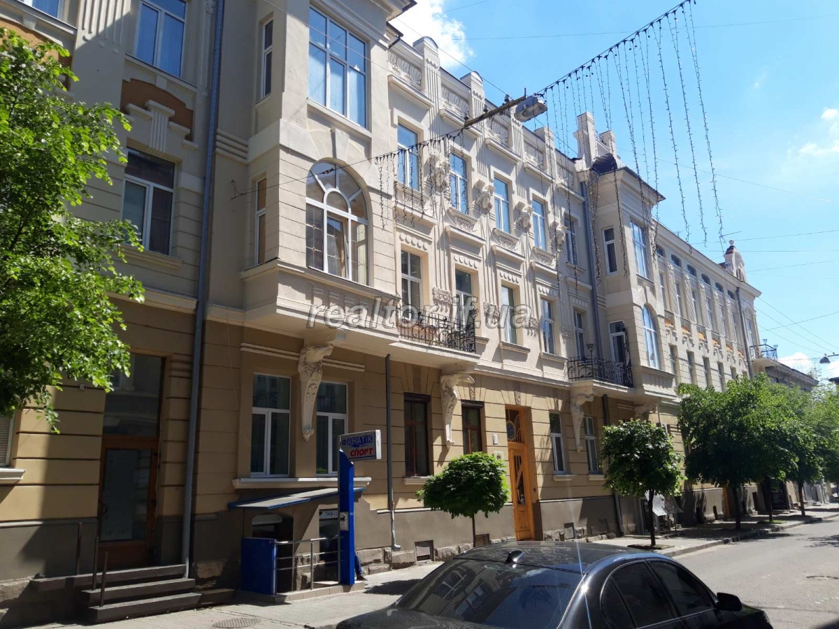 Kvartyra_v_polskomu_lyuksi_z_yakisnym_remontom_v_istorychnomu_tsentri_Ivano-Frankivska__16419_2_1590223920.jpg