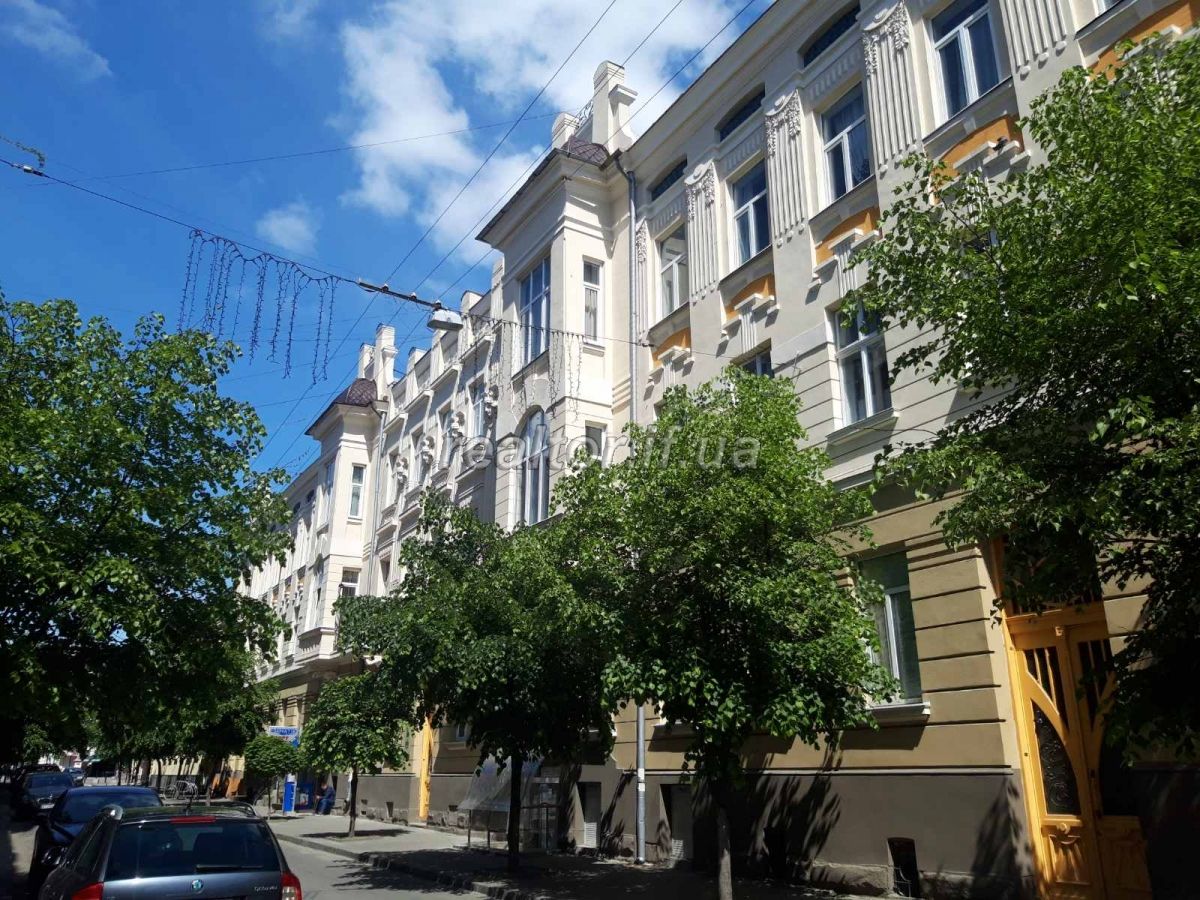 Kvartyra_v_polskomu_lyuksi_z_yakisnym_remontom_v_istorychnomu_tsentri_Ivano-Frankivska__16419_3_1590223920.jpg