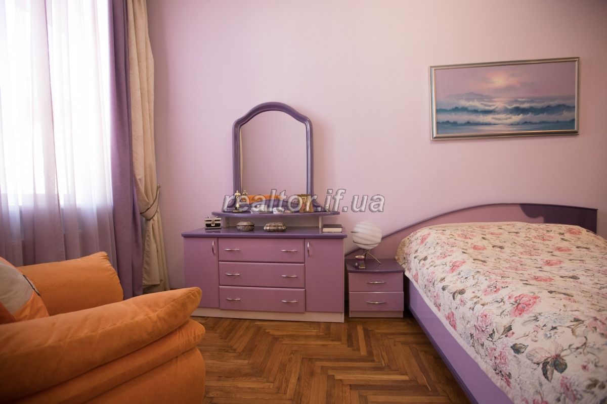 Kvartyra_v_polskomu_lyuksi_z_yakisnym_remontom_v_istorychnomu_tsentri_Ivano-Frankivska__16419_41_1558712877.jpg