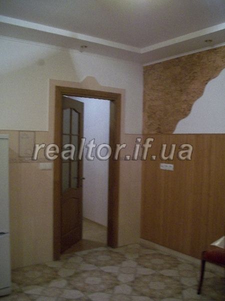Kvartyra_v_samomu_tsentri_mista_na_vulytsi_Nezalezhnosti_bilya_hotelyu_Nadiya_9918_10_1455551174.jpg