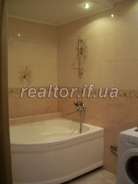 Kvartyra_v_samomu_tsentri_mista_na_vulytsi_Nezalezhnosti_bilya_hotelyu_Nadiya_9918_13_1455551176.jpg
