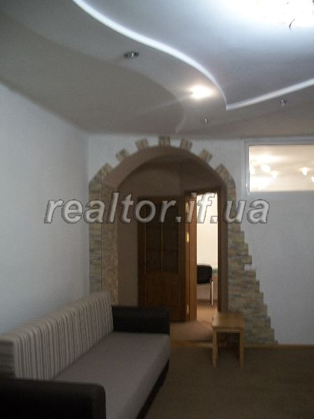 Kvartyra_v_samomu_tsentri_mista_na_vulytsi_Nezalezhnosti_bilya_hotelyu_Nadiya_9918_3_1455551170.jpg