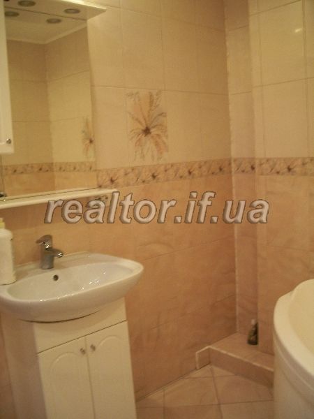 Kvartyra_v_samomu_tsentri_mista_na_vulytsi_Nezalezhnosti_bilya_hotelyu_Nadiya_9918_8_1455551173.jpg