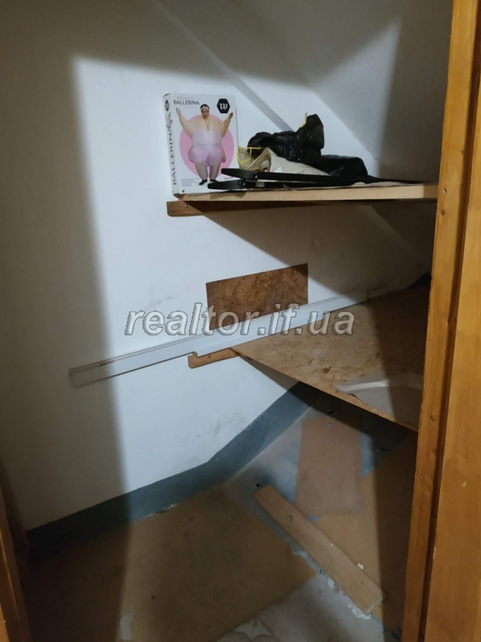 Kvartyra_v_samomu_tsentri_mista_velykoyi_ploshchi_z_remontom_meblyamy_ta_tekhnikoyu_16515_20_1560328974.jpg