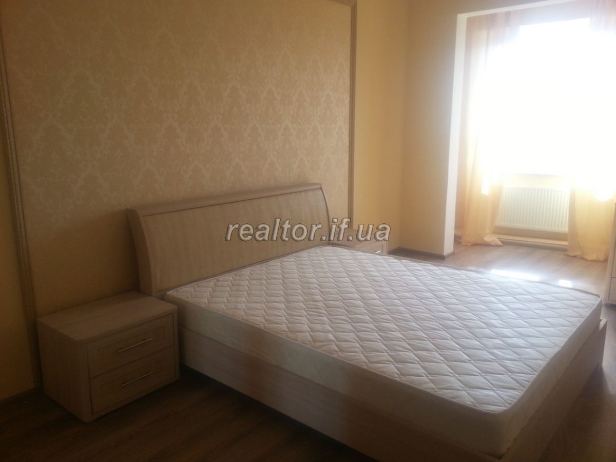Kvartyra_v_tsentri_mista_poruch_miskoho_ozera_na_vulytsi_Mazepy_22314_1_1680272907.jpeg