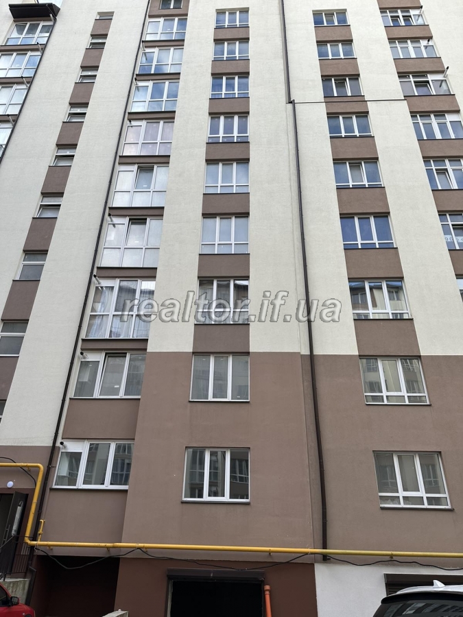 Kvartyra_v_zdanomu_budynku_poruch_z_parkom_22655_0_1696941484.jpeg