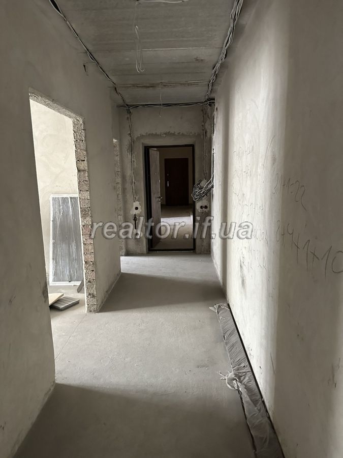Kvartyra_v_zdanomu_budynku_poruch_z_parkom_22655_4_1696941485.jpeg