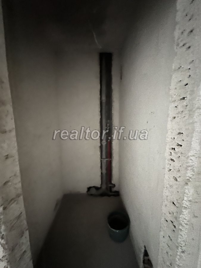 Kvartyra_v_zdanomu_budynku_poruch_z_parkom_22655_7_1696941485.jpeg