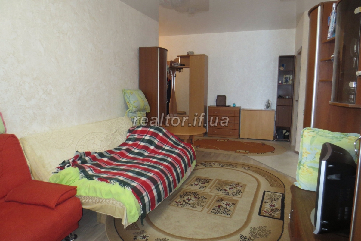 Kvartyra_velykoyi_ploshchi_v_novobudovi_z_remontom_po_vulytsi_Pobutova_14810_7_1527177674.jpg