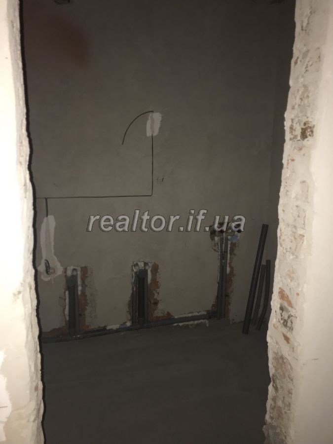 Kvartyra_z_chornovymy_robotamy_17869_12_1589540664.jpg