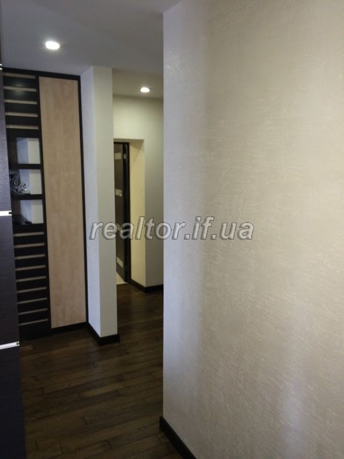 Kvartyra_z_dyzainerskym_remontom_v_spalnii_chastyni_mista_pry_tsentri_10191_23_1504689985.jpg